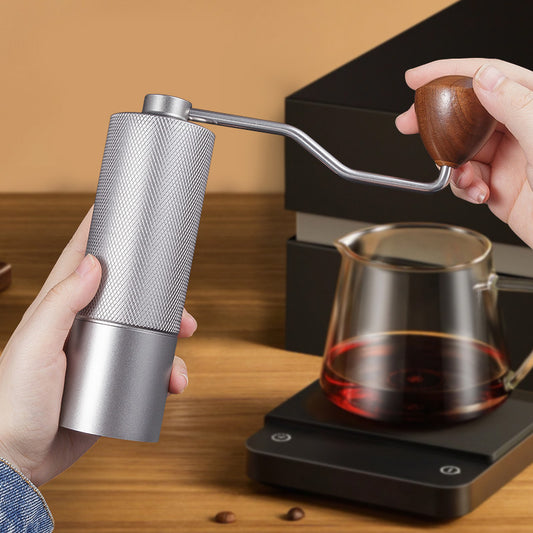 New diamond pattern coffee grinder CNC grinding core extended handle saves time and effort and can be adjusted for coarseness and fineness for home and outdoor use