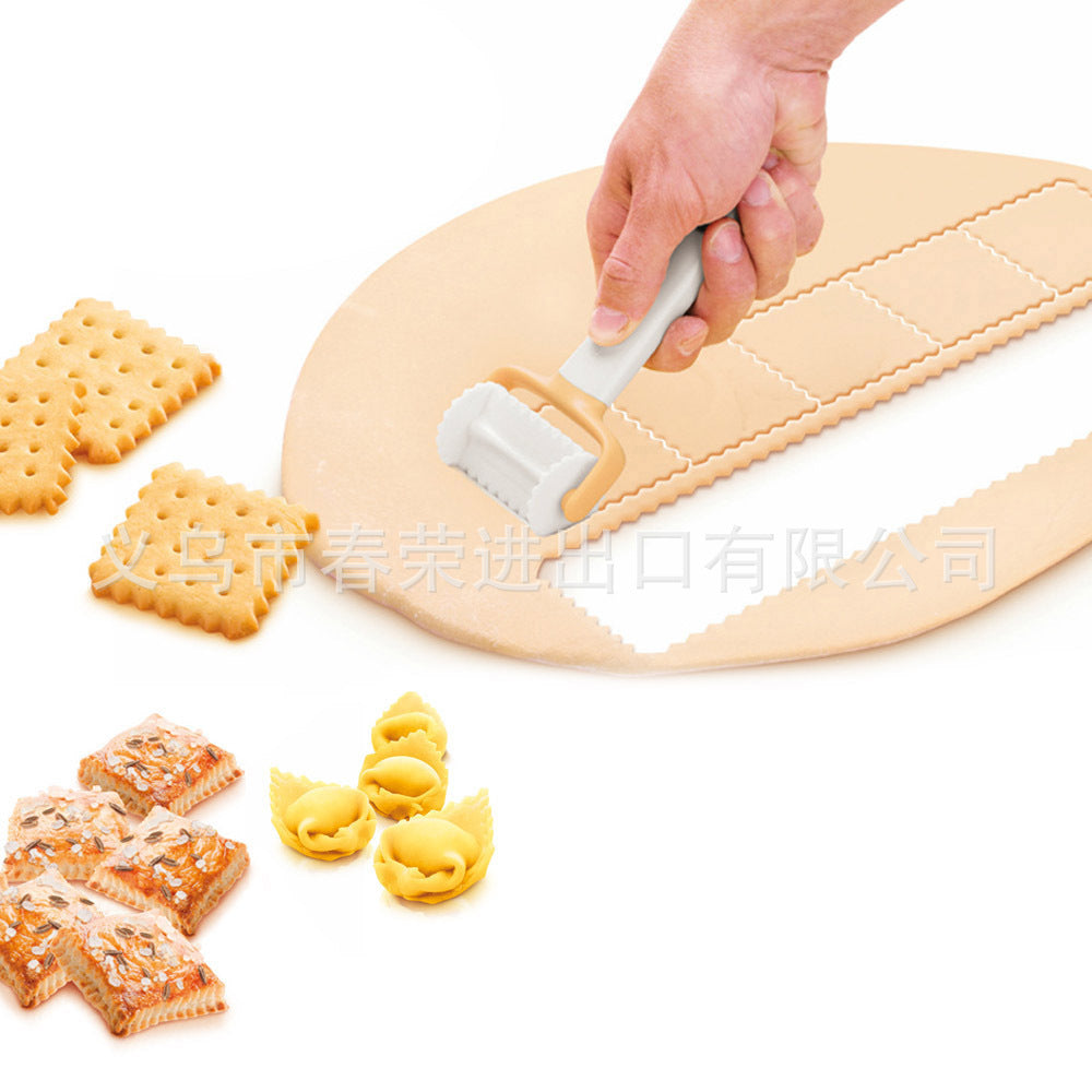 3-piece set of cookie molder, plastic dough roller, cookie cutter, baking utensils, cake tools