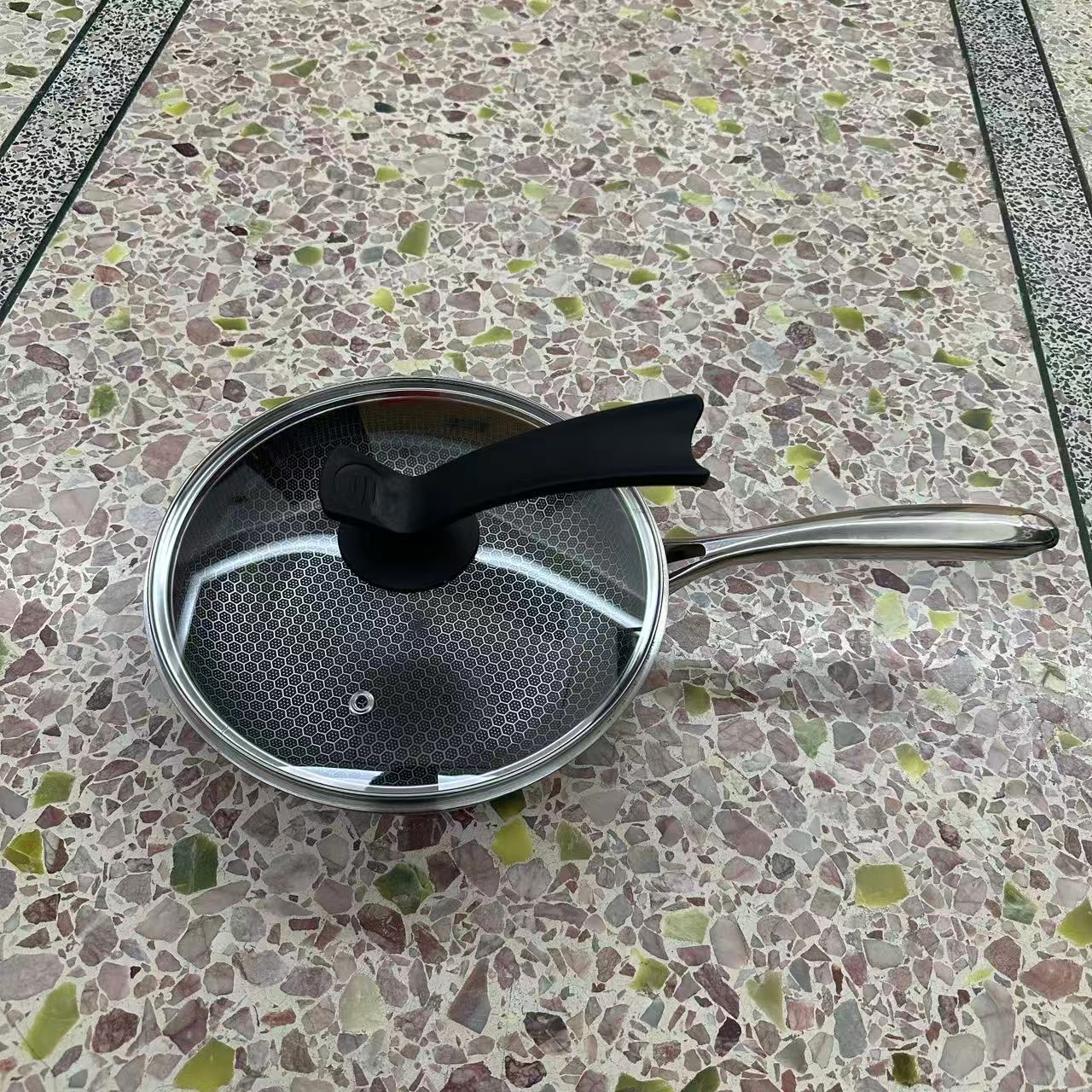 Stainless steel uncoated honeycomb frying pan, non-stick pan, thickened steak pan, source manufacturer.