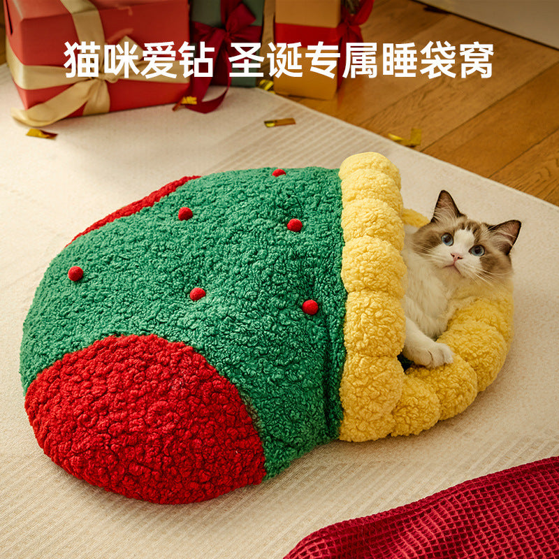 Christmas cat bed, winter warm cat bed, semi-enclosed Christmas dog bed, socks, pet bed, cross-border wholesale.